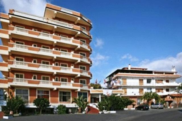 Hotel Casa Del Gourmet Siderno المظهر الخارجي الصورة